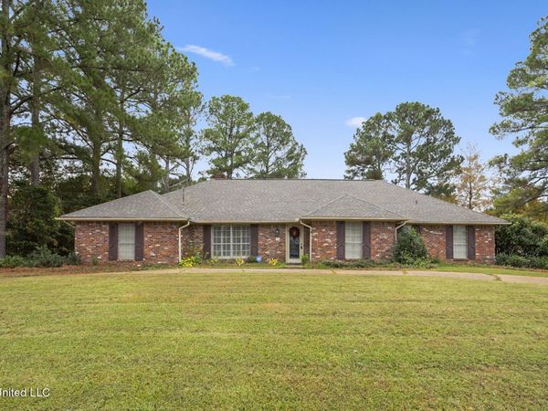 105 Brae Burn Drive, Jackson, MS 39211