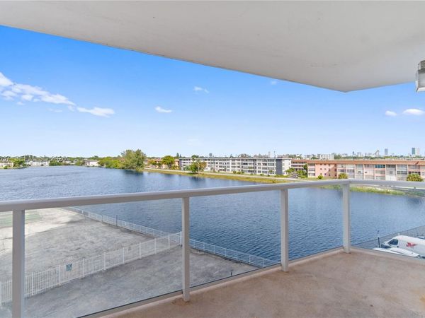 1351 NE Miami Gardens Dr, Unit 406E, Miami, FL 33179