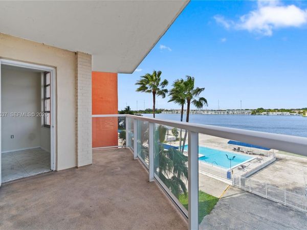 1351 NE Miami Gardens Dr, Unit 406E, Miami, FL 33179