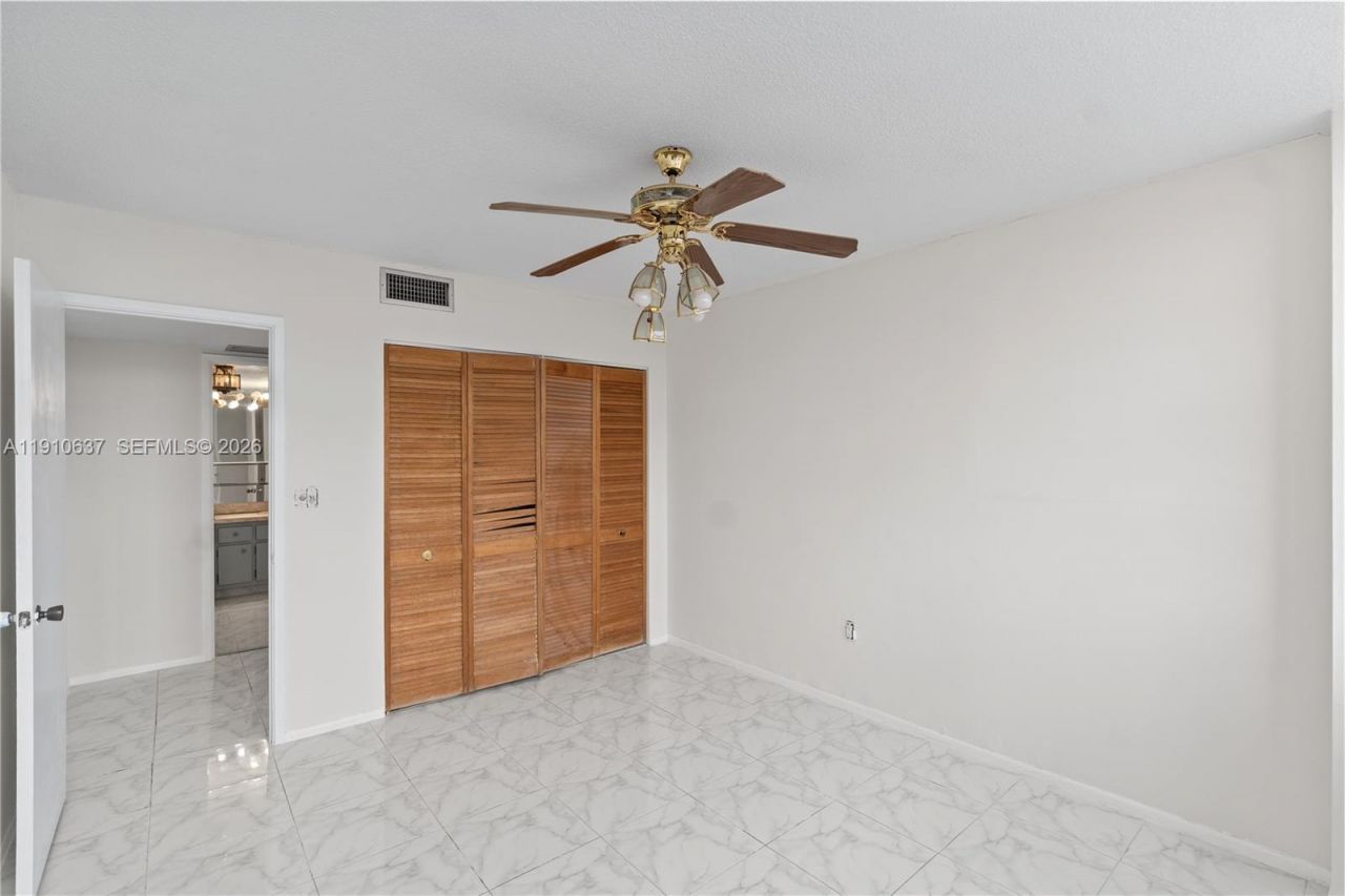 1351 NE Miami Gardens Dr, Unit 406E, Miami, FL 33179 Photo