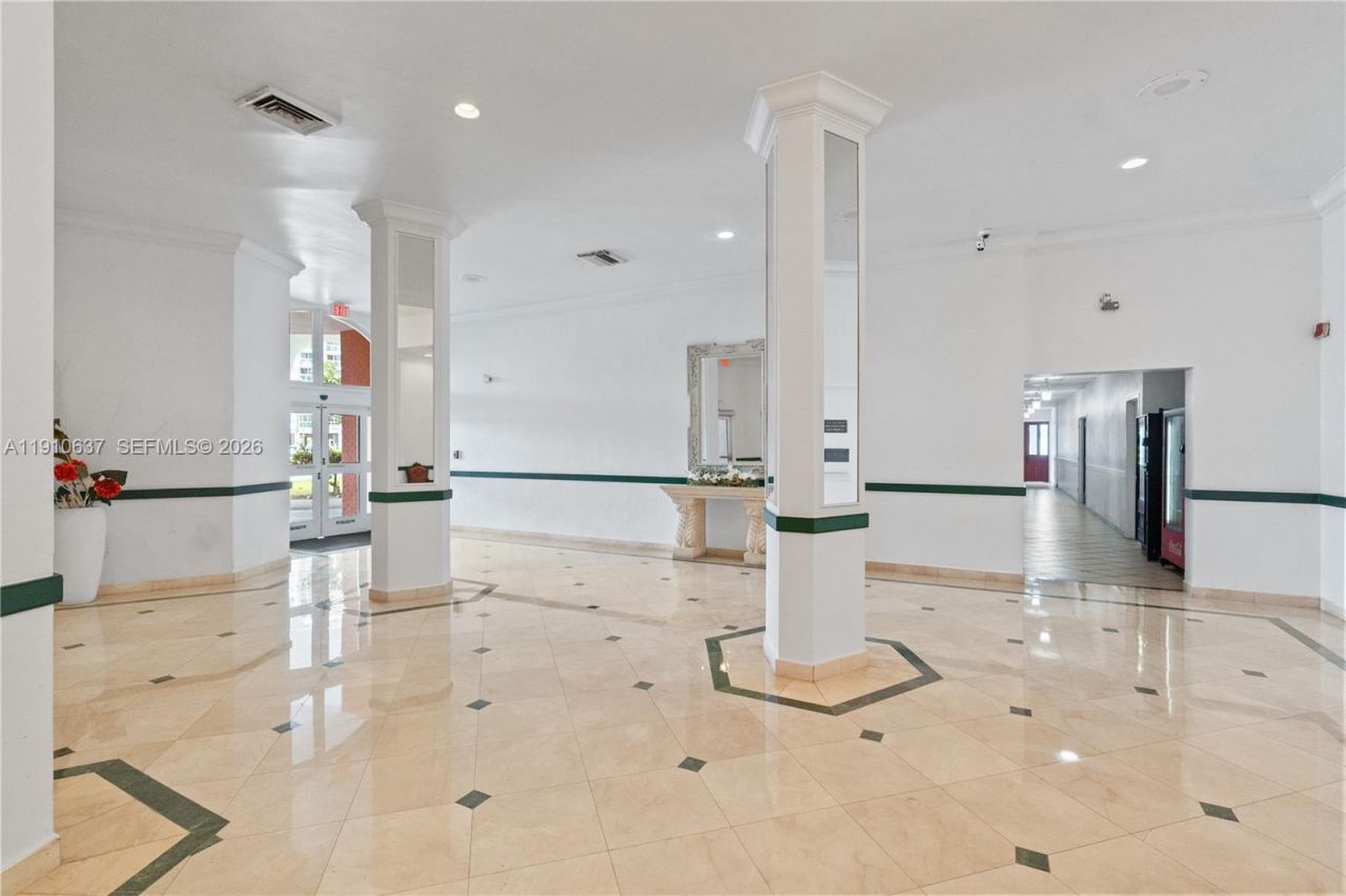 1351 NE Miami Gardens Dr, Unit 406E, Miami, FL 33179 Photo