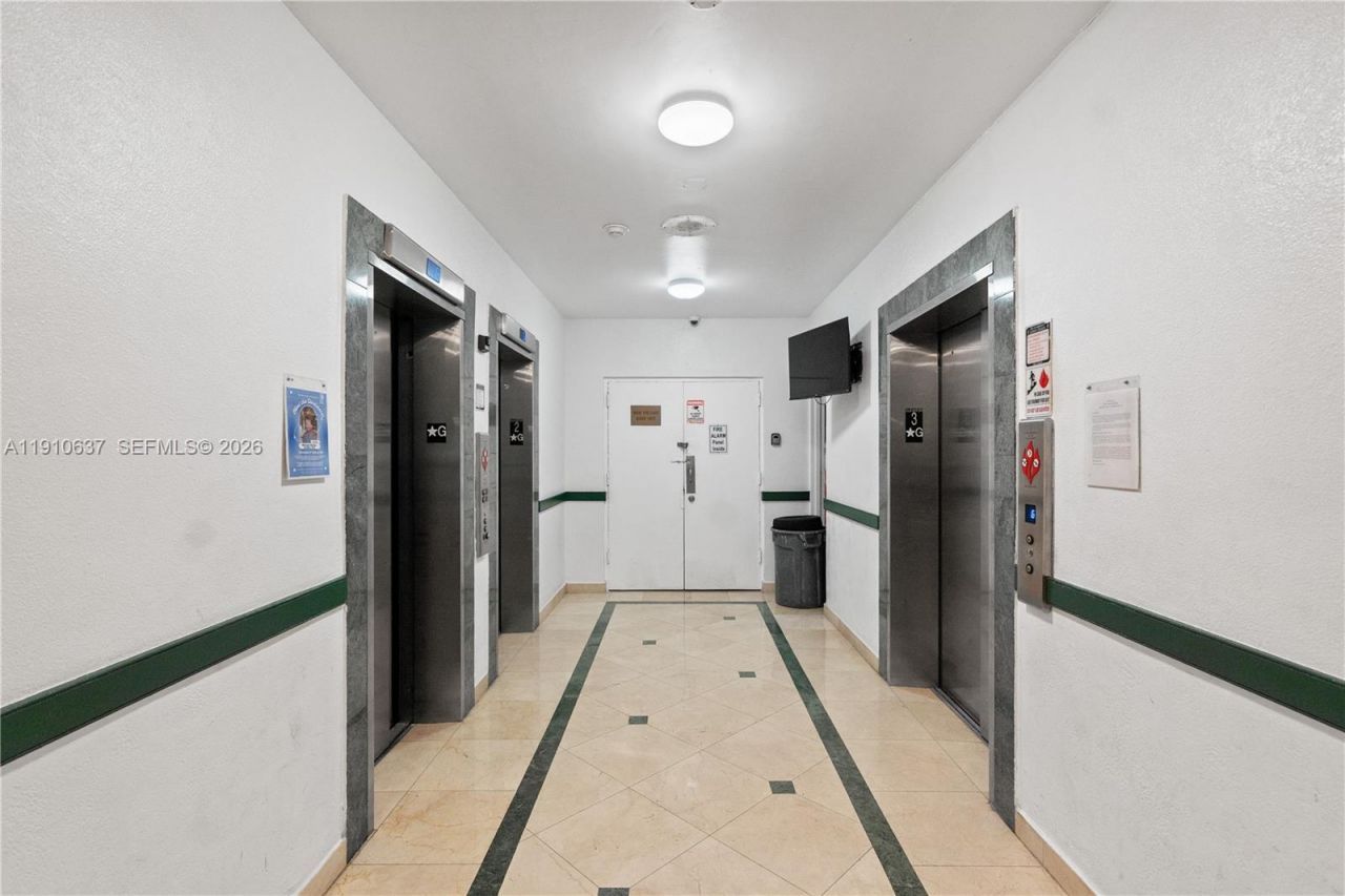 1351 NE Miami Gardens Dr, Unit 406E, Miami, FL 33179 Photo