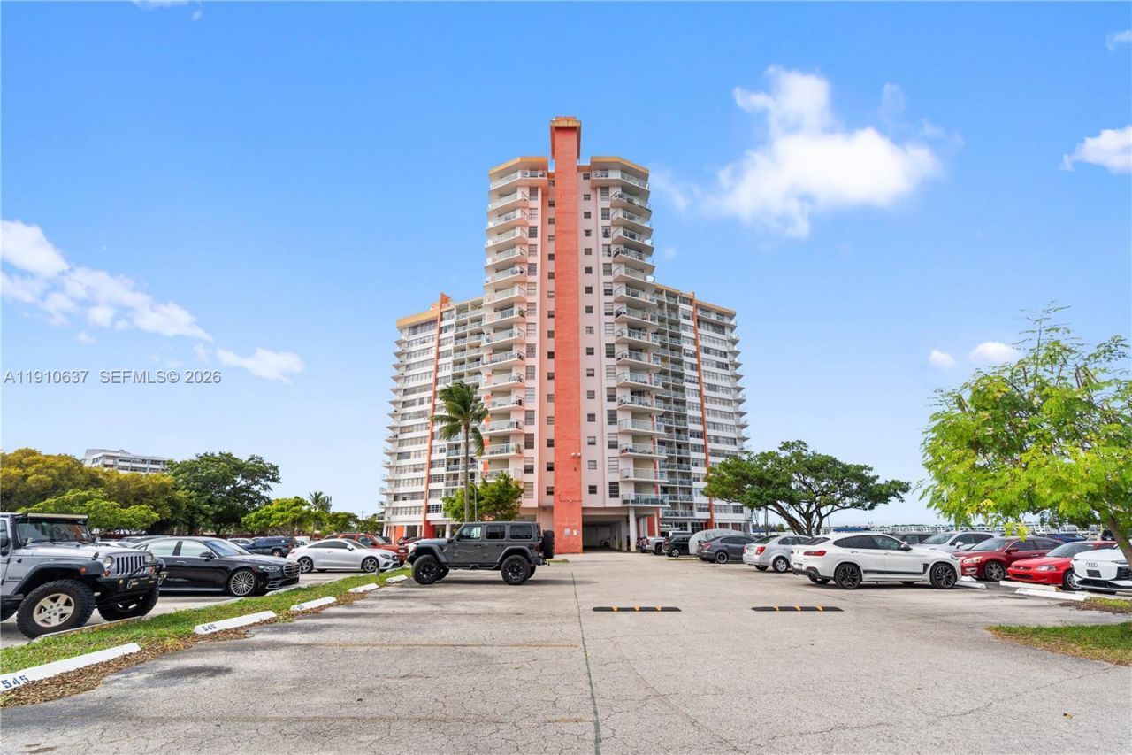 1351 NE Miami Gardens Dr, Unit 406E, Miami, FL 33179 Photo
