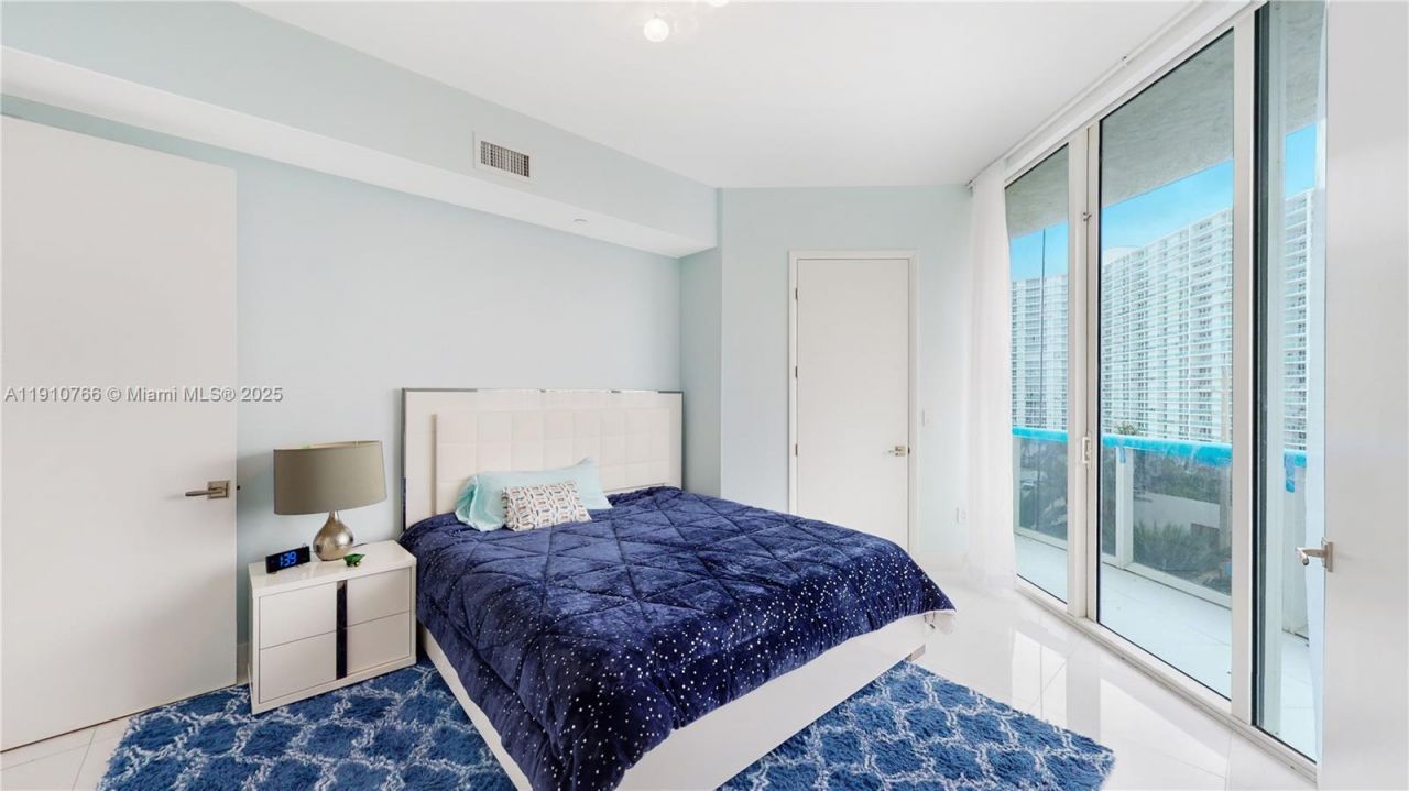 15811 Collins Ave, Unit 504, Sunny Isles Beach, FL 33160 Photo