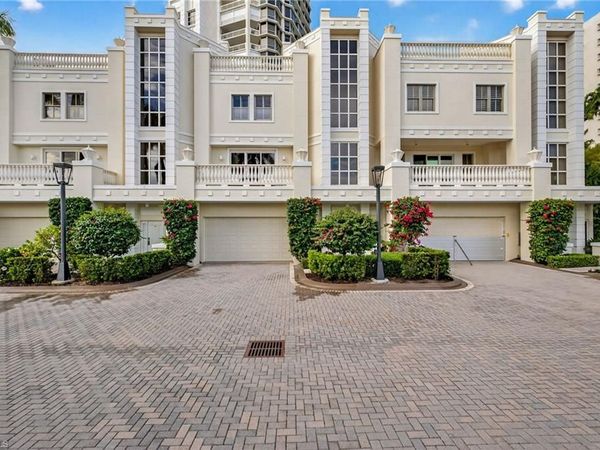 4021 Gulf Shore BLVD N, Unit V19, NAPLES, FL 34103