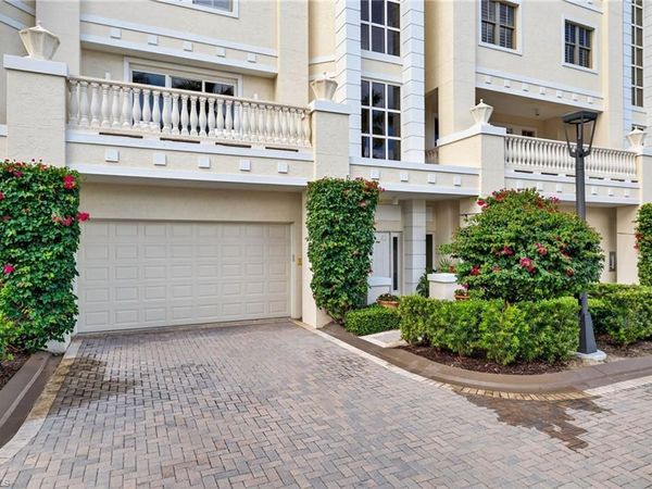 4021 Gulf Shore BLVD N, Unit V19, NAPLES, FL 34103