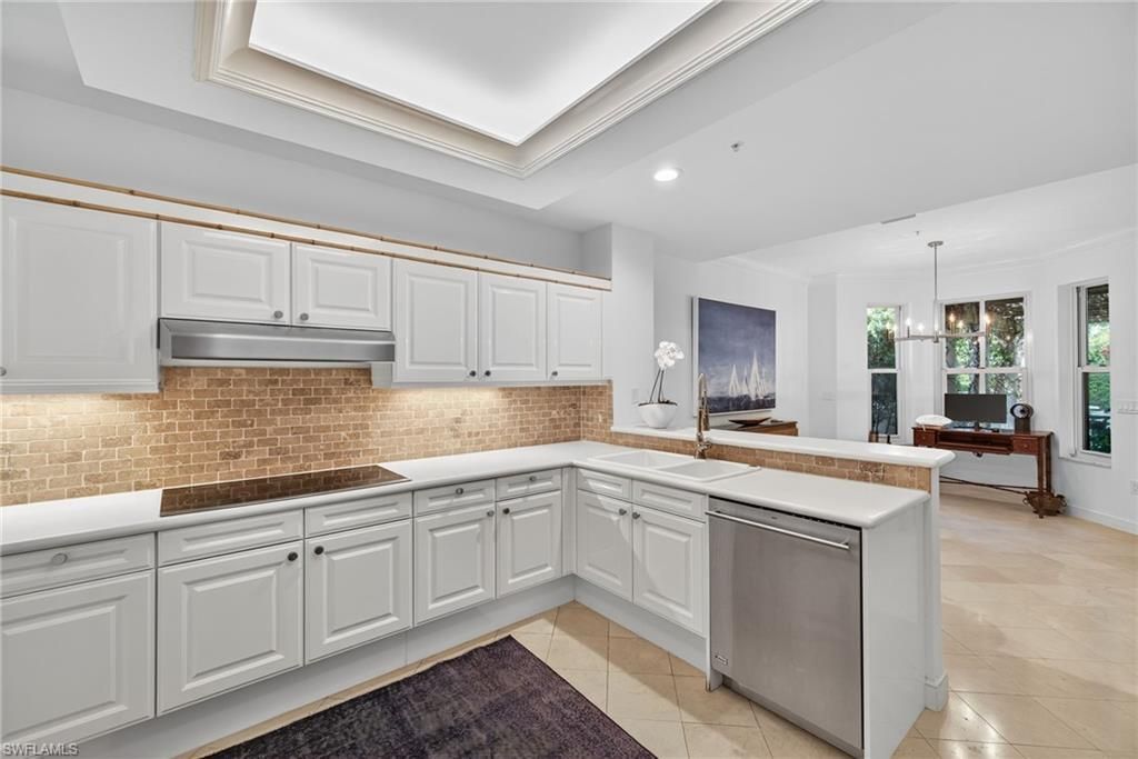 4021 Gulf Shore Blvd N, Unit V19, Naples, FL 34103 Photo