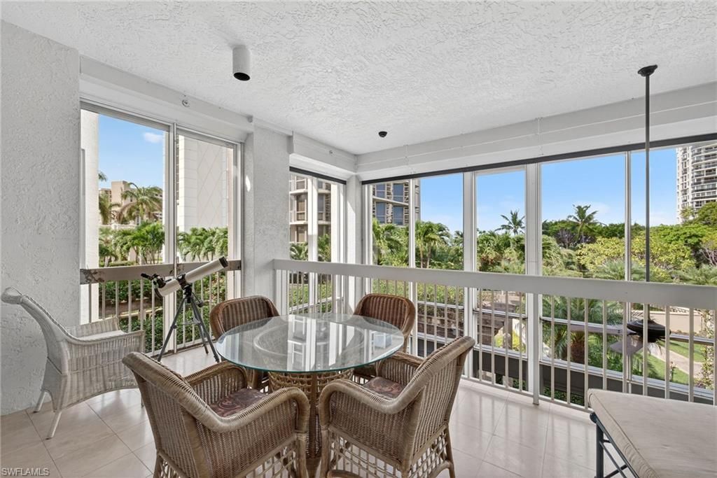 4021 Gulf Shore Blvd N, Unit V19, Naples, FL 34103 Photo