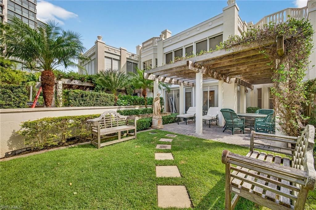 4021 Gulf Shore Blvd N, Unit V19, Naples, FL 34103 Photo