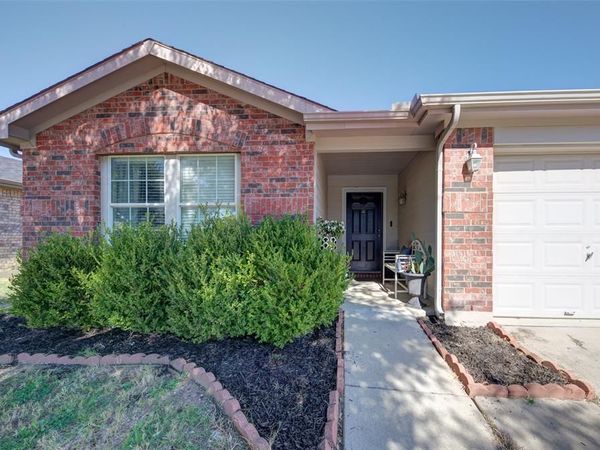 8817 King Ranch Drive, Cross Roads, TX 76227