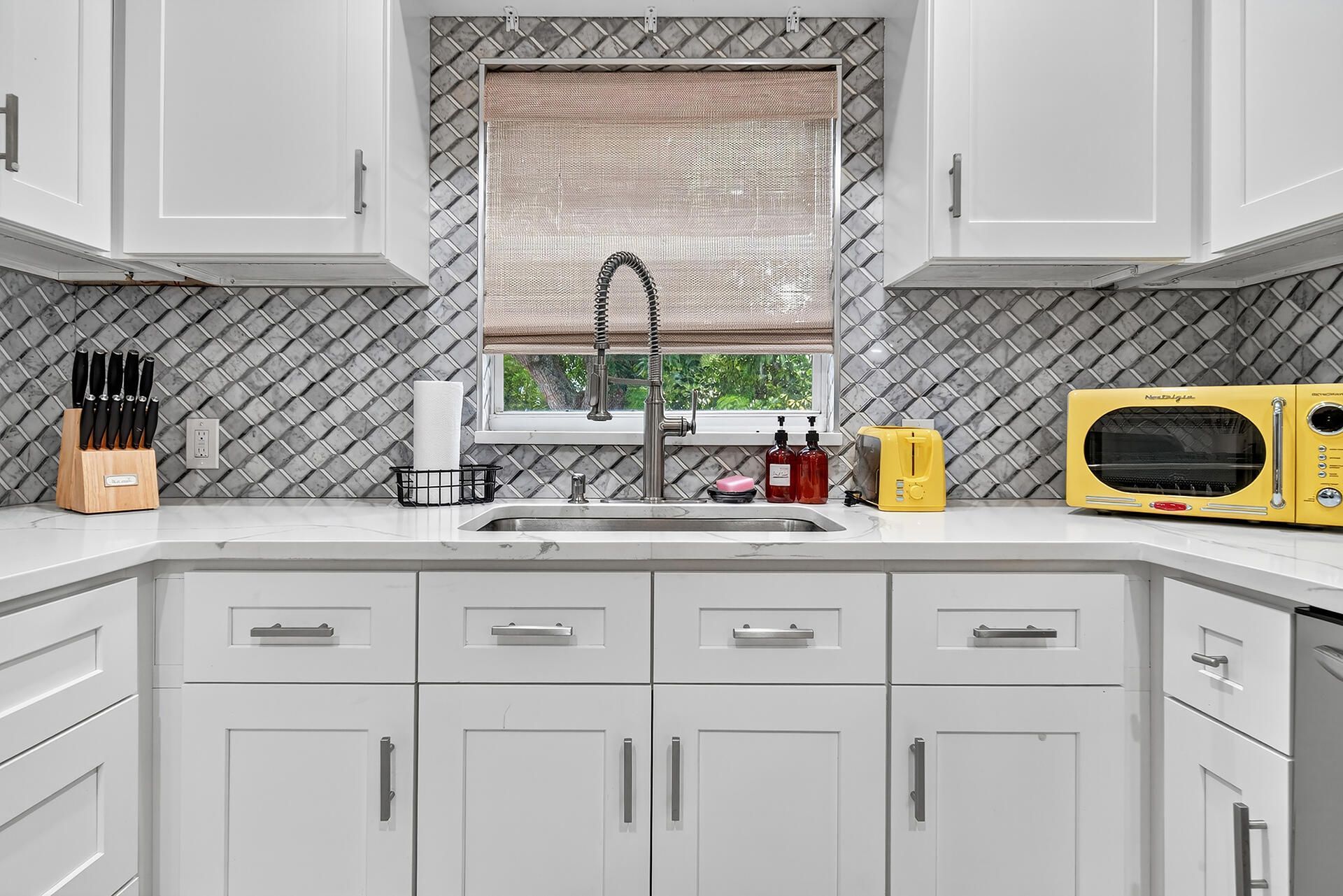 901 39th Court, West Palm Beach, FL 33407 Photo