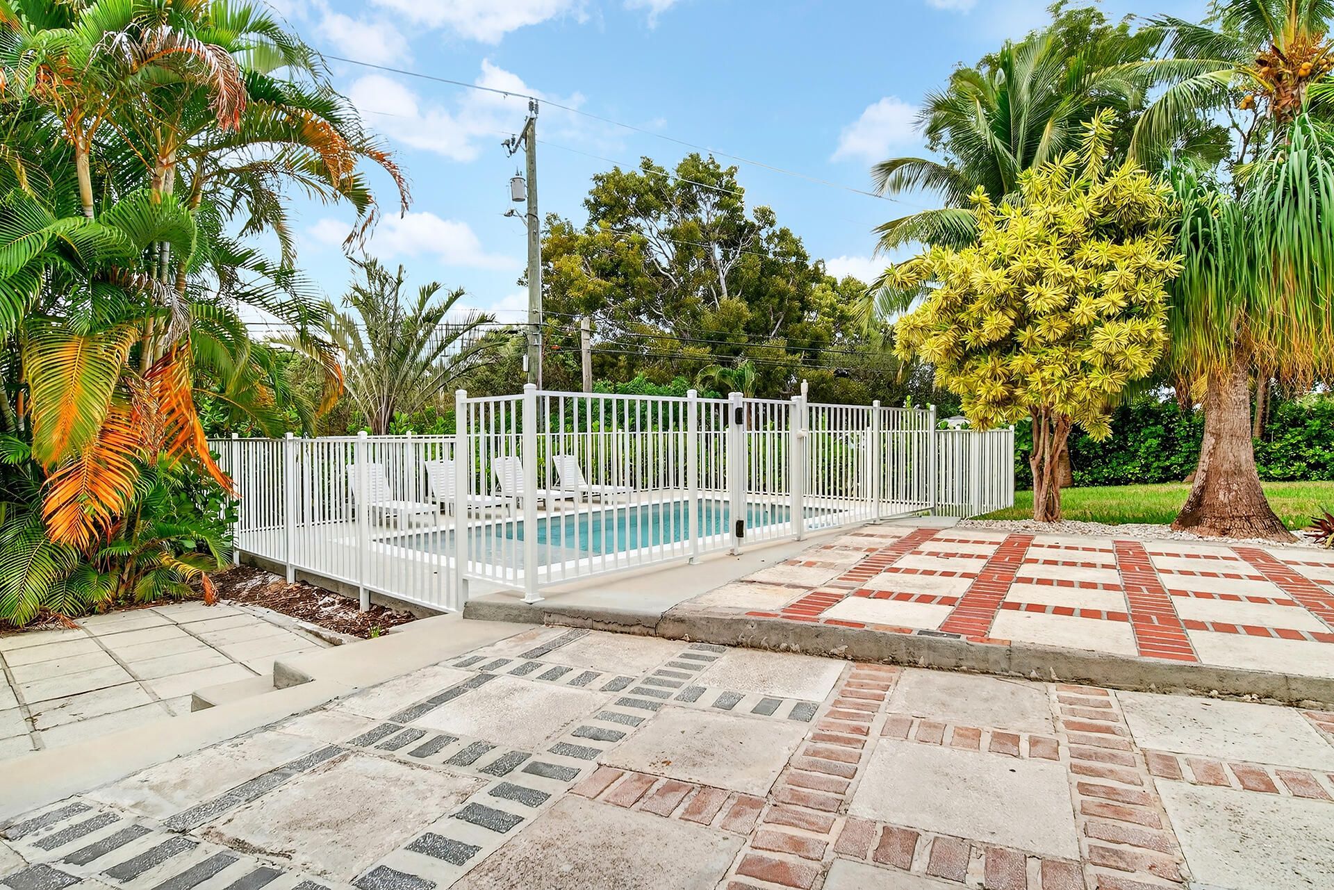 901 39th Court, West Palm Beach, FL 33407 Photo