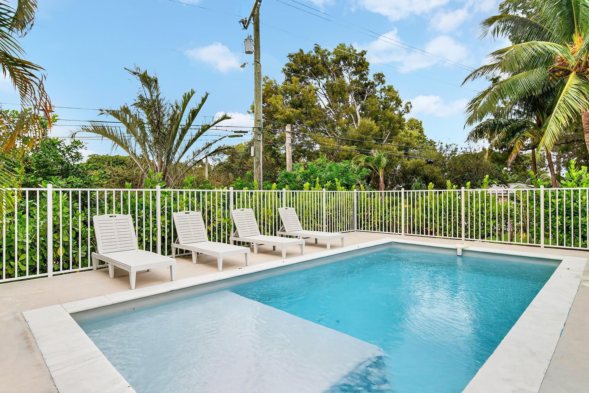 901 39th Court, West Palm Beach, FL 33407 Photo