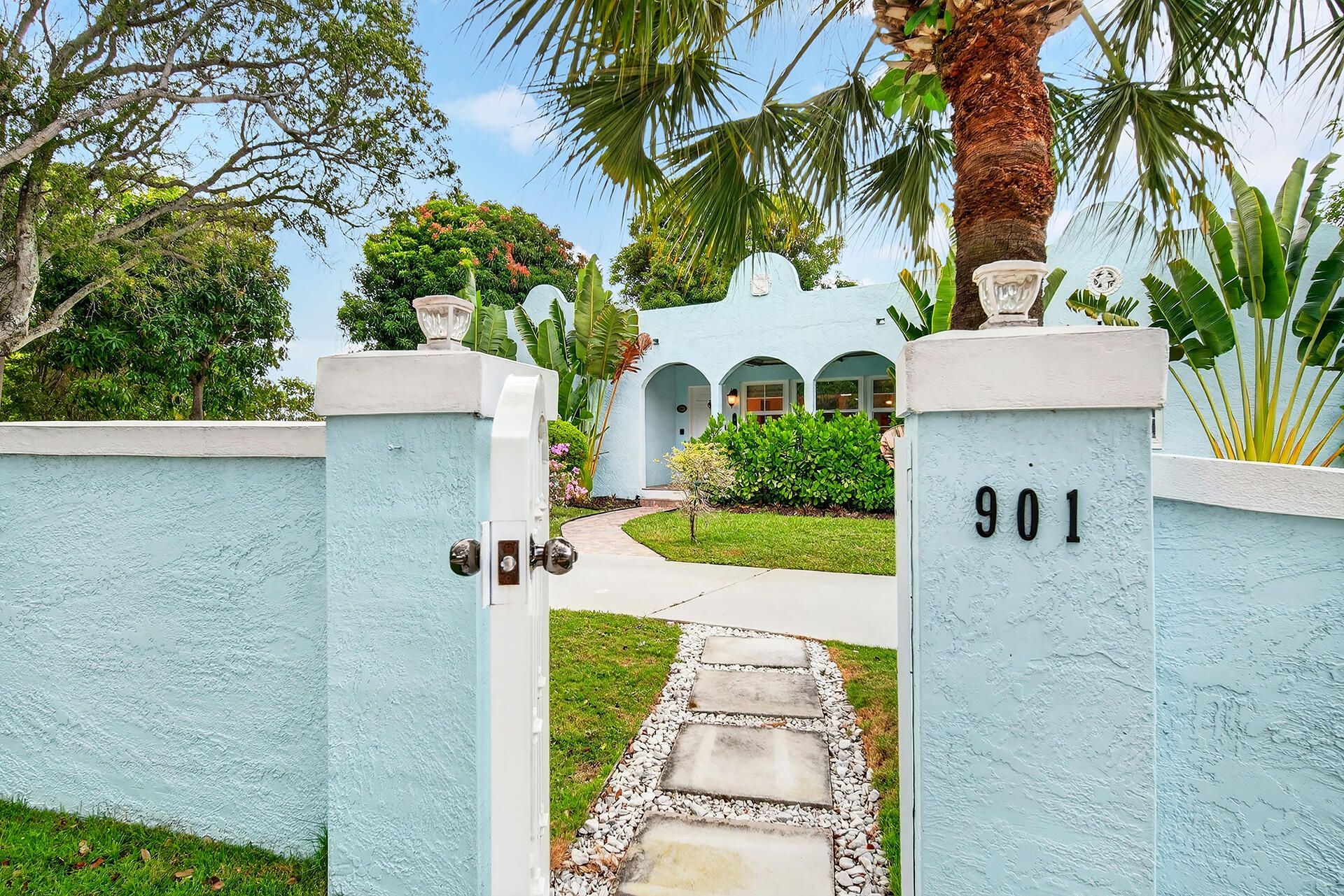 901 39th Court, West Palm Beach, FL 33407 Photo