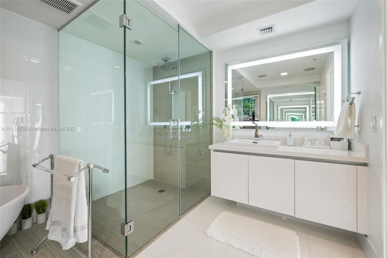 330 Sunny Isles Blvd, Unit 5-1908, Sunny Isles Beach, FL 33160 Photo