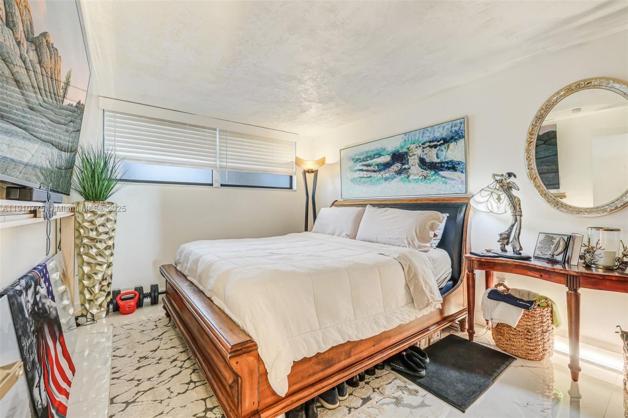 1820 S Treasure Dr, Unit 203D, North Bay Village, FL 33141 Photo