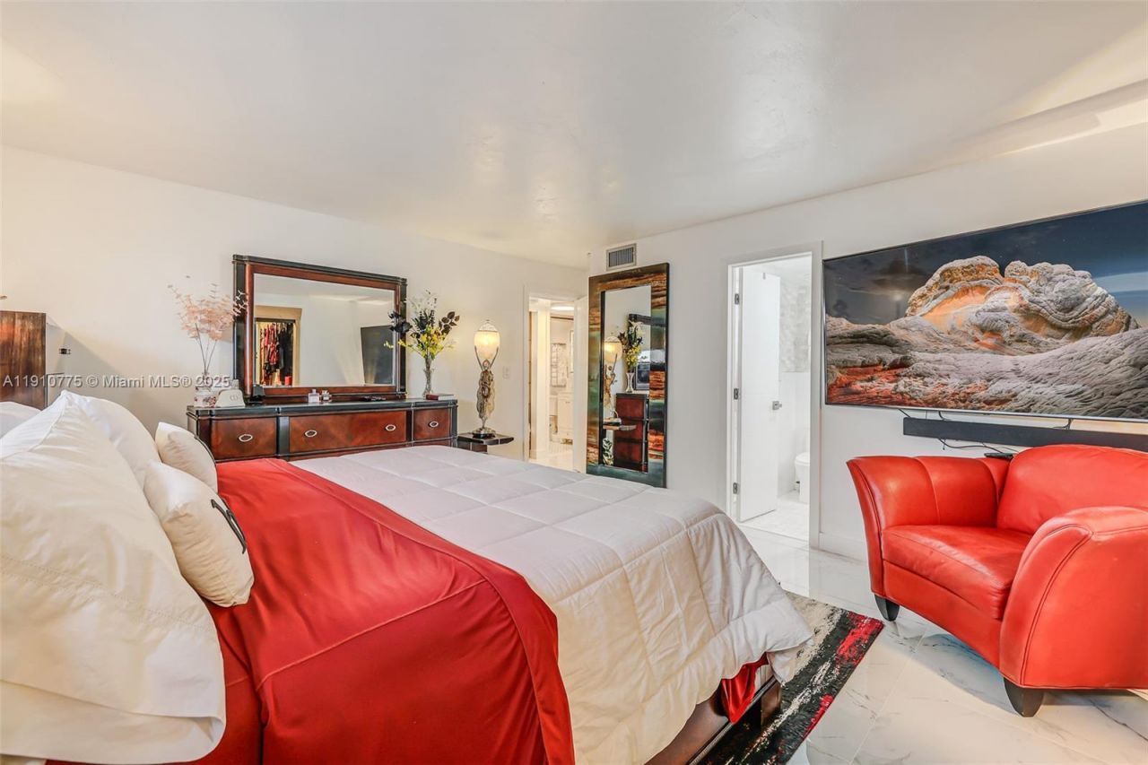 1820 S Treasure Dr, Unit 203D, North Bay Village, FL 33141 Photo