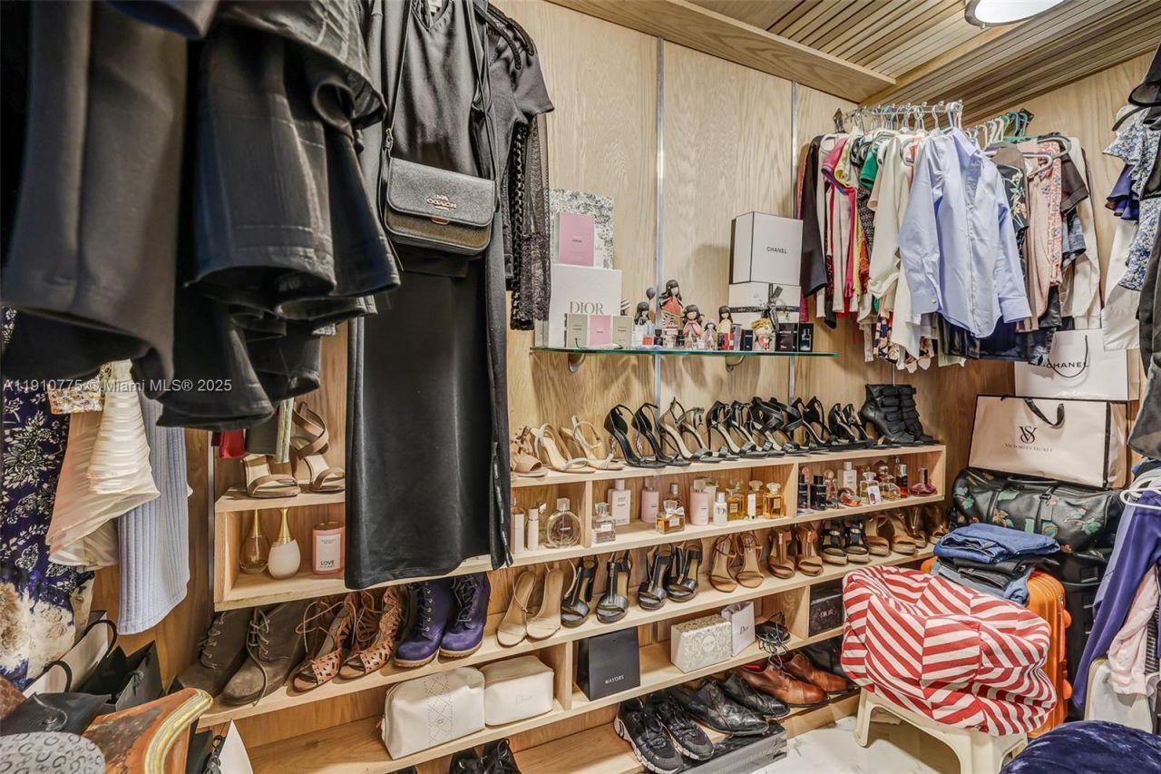 1820 S Treasure Dr, Unit 203D, North Bay Village, FL 33141 Photo