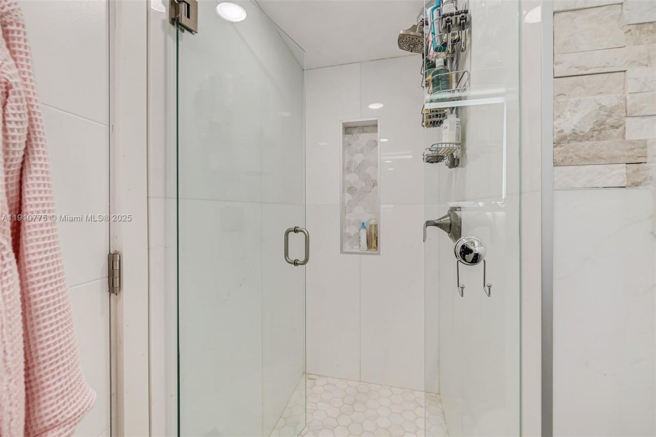 1820 S Treasure Dr, Unit 203D, North Bay Village, FL 33141 Photo