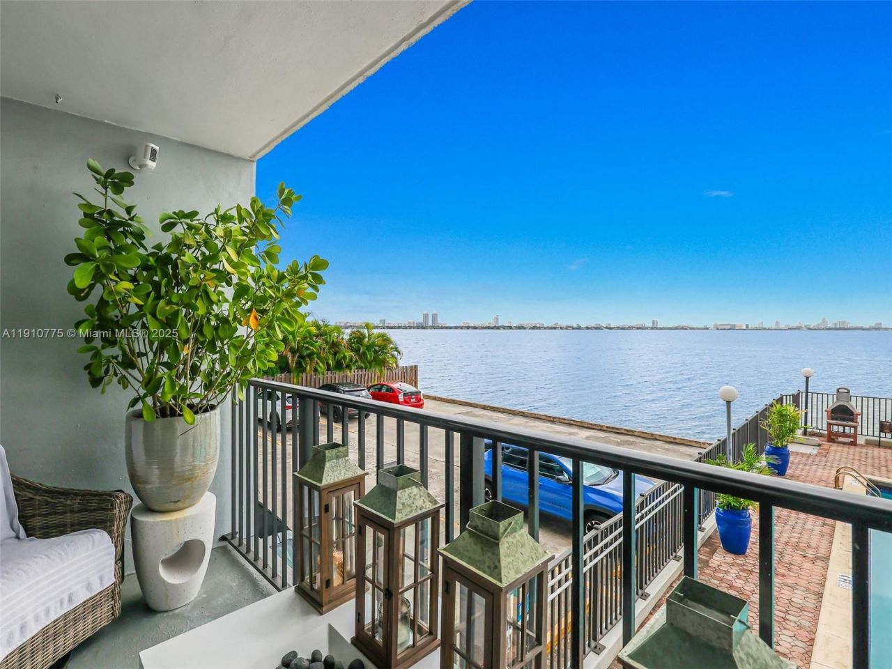 1820 S Treasure Dr, Unit 203D, North Bay Village, FL 33141 Photo