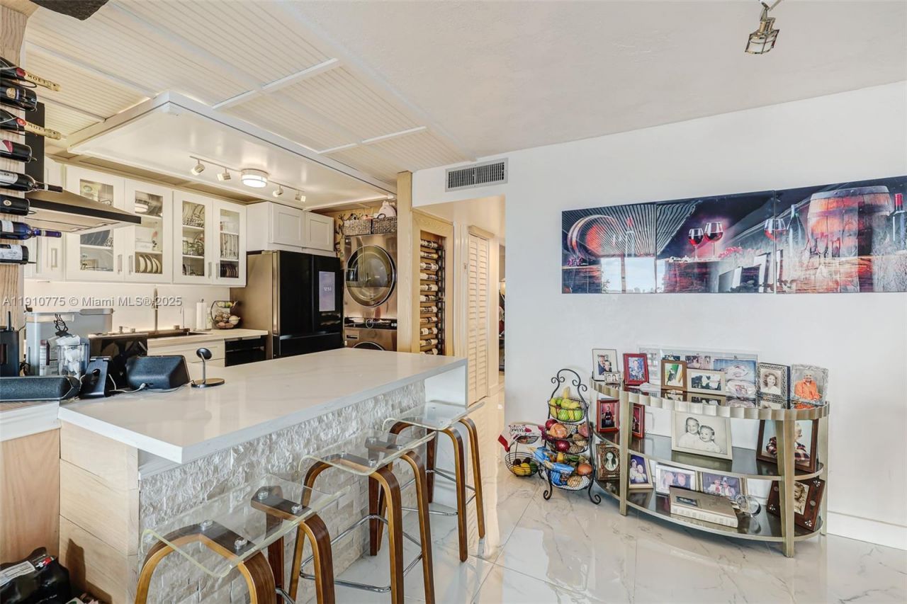 1820 S Treasure Dr, Unit 203D, North Bay Village, FL 33141 Photo