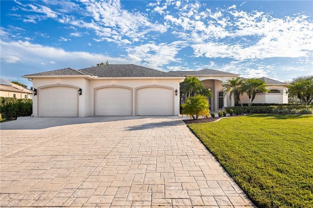 8230 Hunters Glen Cir, North Fort Myers, FL 33917 Photo