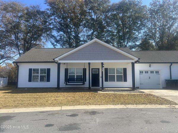 35 Kevior Avenue, Four Oaks, NC 27524