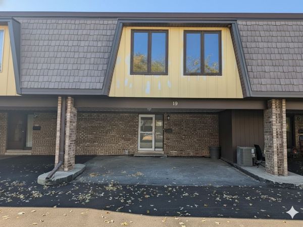 19 Cour Leroux, Palos Hills, IL 60465