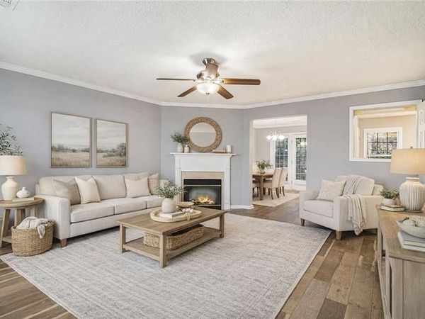 2 Chastain Circle, Newnan, GA 30263