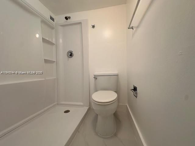 17021 N Bay Rd, Unit 221, Sunny Isles Beach, FL 33160 Photo