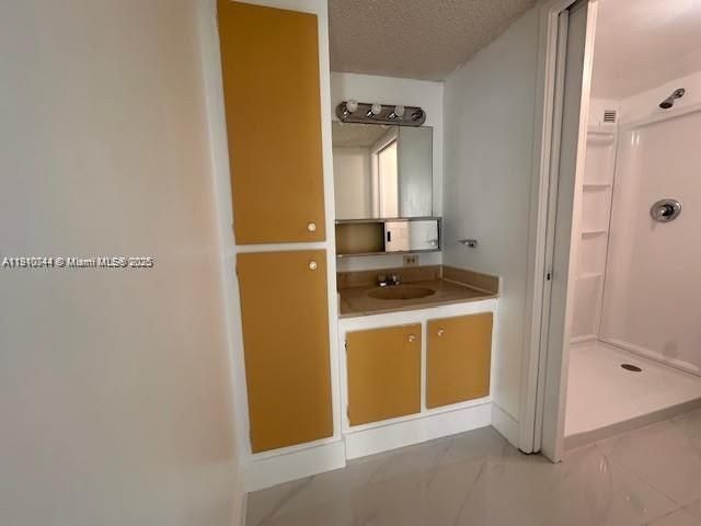 17021 N Bay Rd, Unit 221, Sunny Isles Beach, FL 33160 Photo