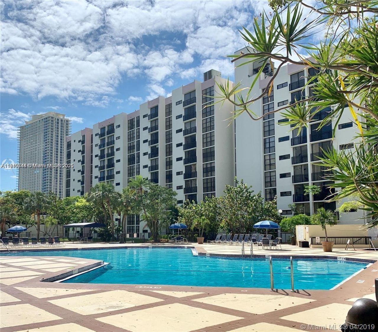 17021 N Bay Rd, Unit 221, Sunny Isles Beach, FL 33160 Photo