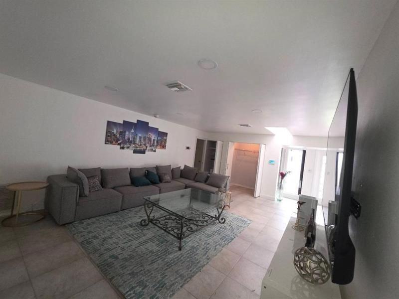 690 NW 68th Avenue, Plantation, FL 33317 Photo