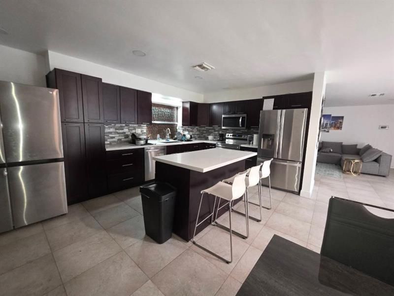 690 NW 68th Avenue, Plantation, FL 33317 Photo