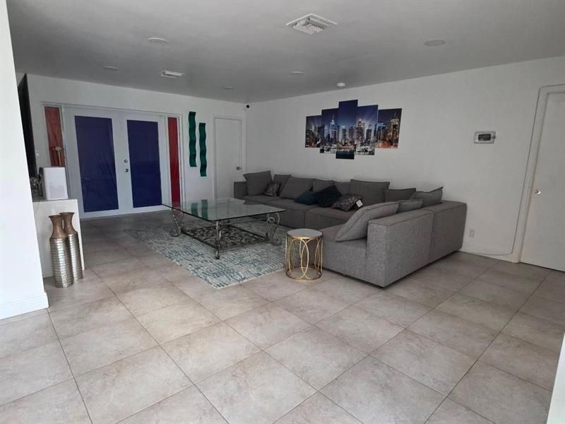 690 NW 68th Avenue, Plantation, FL 33317 Photo