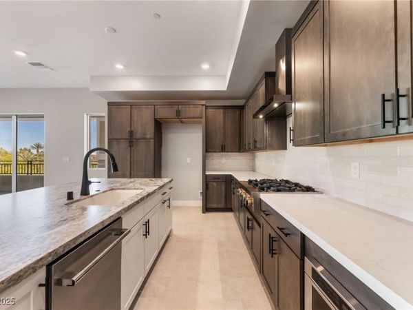 9132 Las Manaitas Avenue , Unit 302, Las Vegas, NV 89144