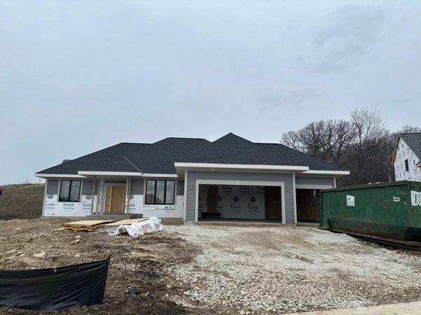 110 Retzer View COURT, Waukesha, WI 53188