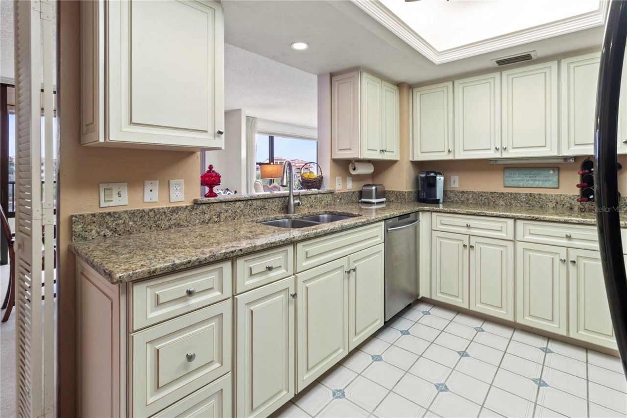 8735 Midnight Pass Road, Unit 301B, Sarasota, FL 34242 Photo