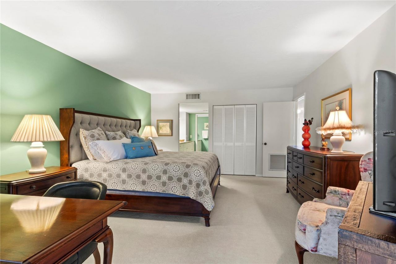 8735 Midnight Pass Road, Unit 301B, Sarasota, FL 34242 Photo