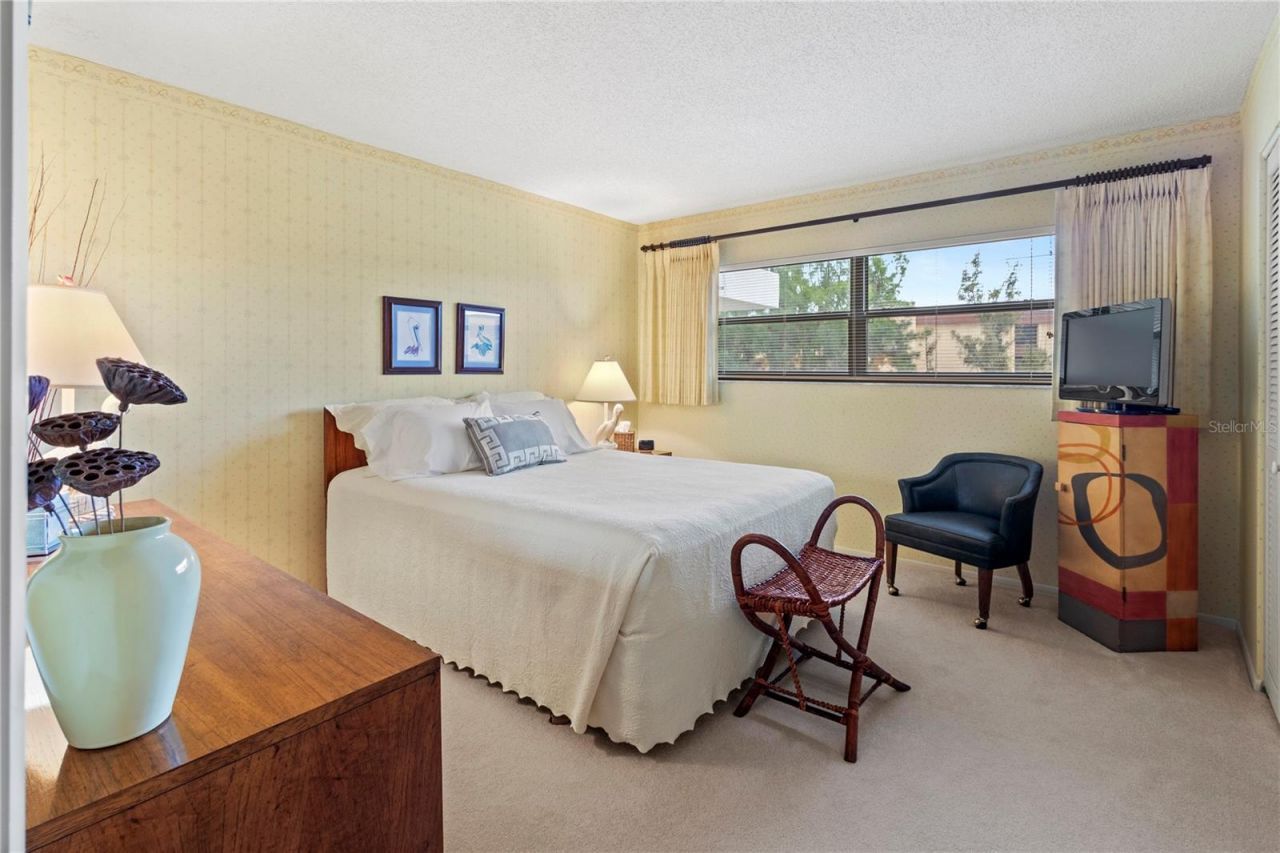 8735 Midnight Pass Road, Unit 301B, Sarasota, FL 34242 Photo