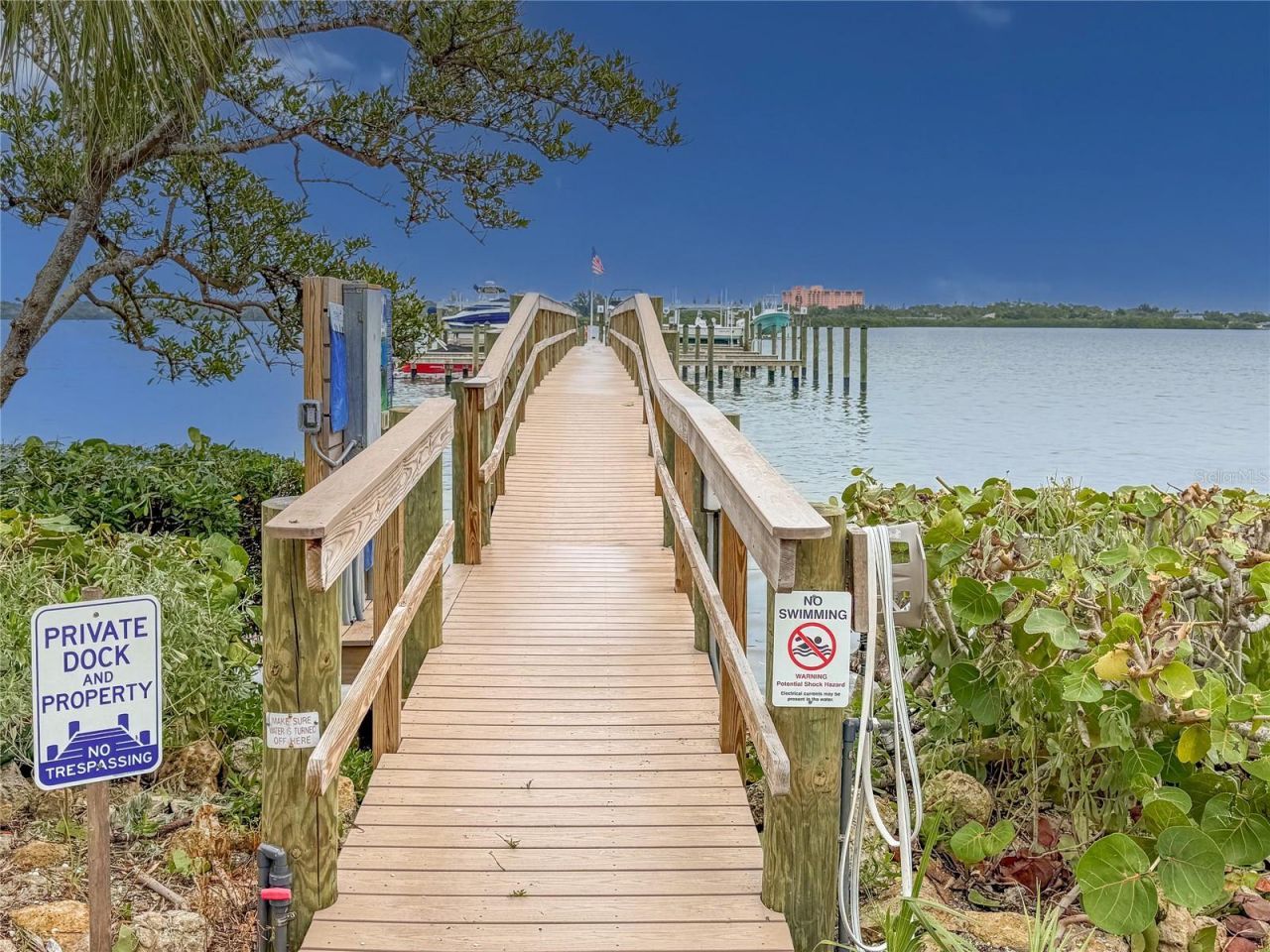 8735 Midnight Pass Road, Unit 301B, Sarasota, FL 34242 Photo