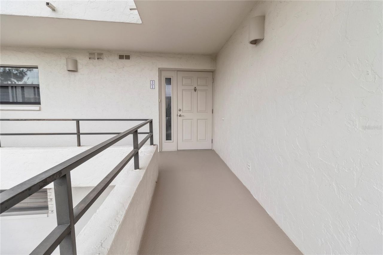 8735 Midnight Pass Road, Unit 301B, Sarasota, FL 34242 Photo