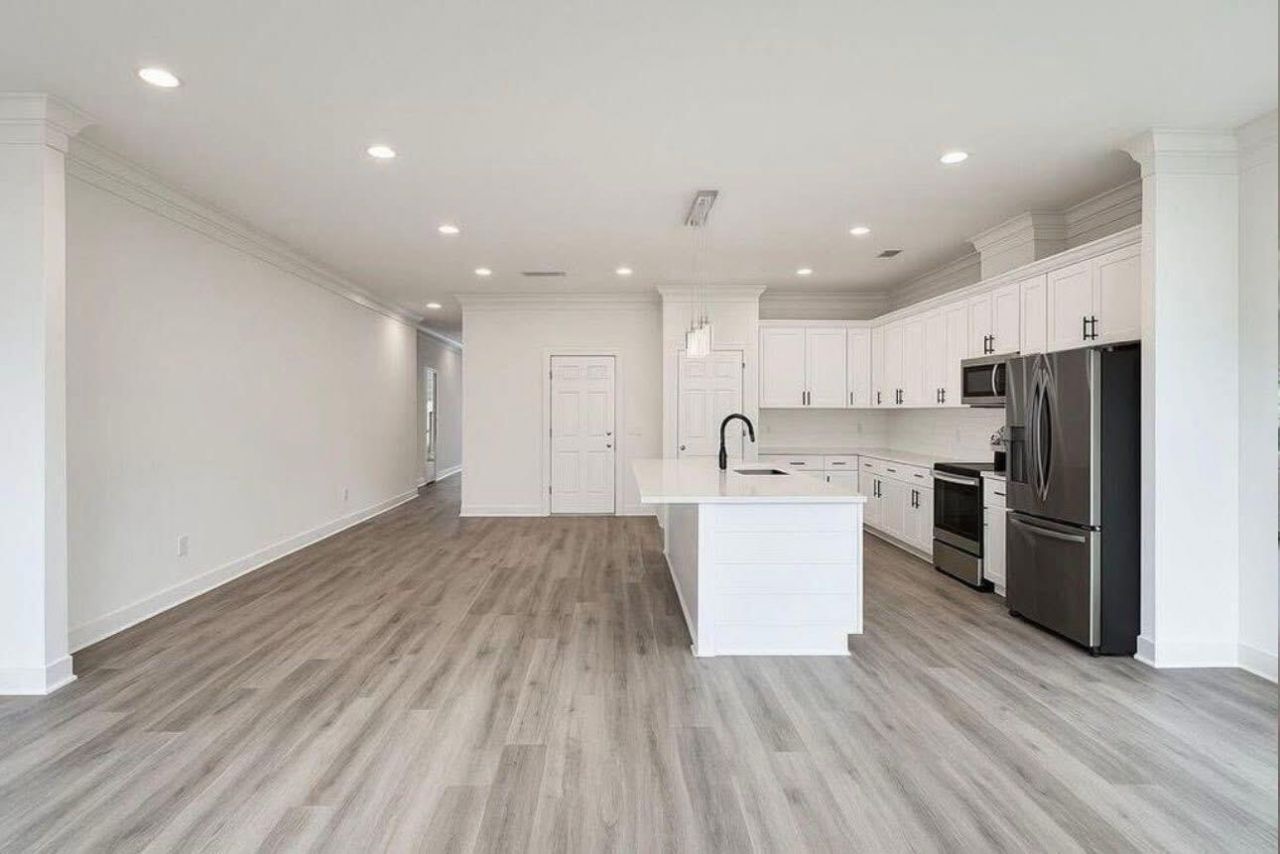 1904 Gumwood Boulevard Photo 6