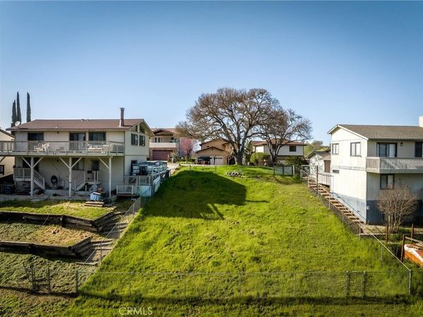 5042 Meadow Lark Lane, Paso Robles, CA 93446