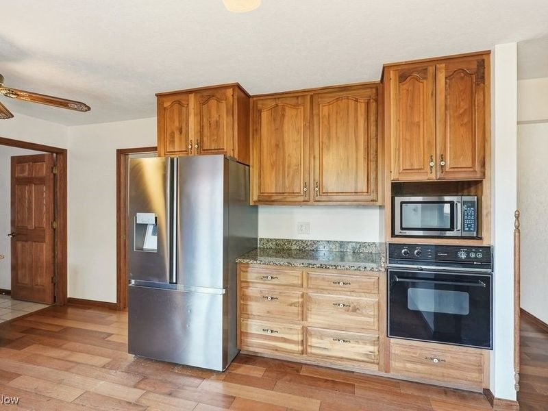 951 S Azalea Boulevard, Barberton, OH 44203 Photo 22