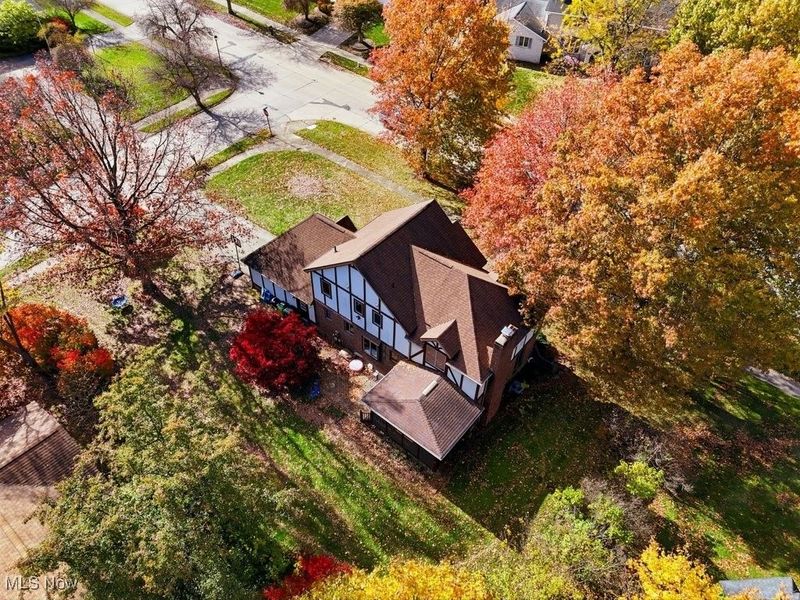 951 S Azalea Boulevard, Barberton, OH 44203 Photo 3