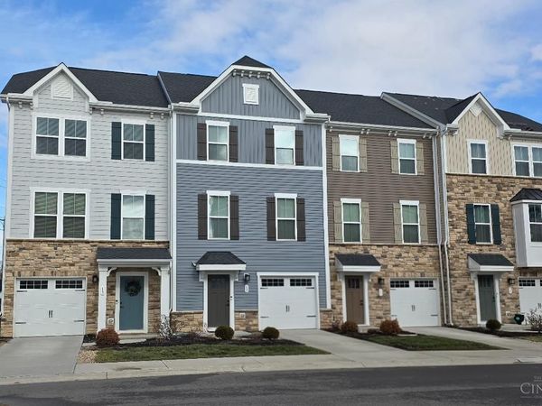 13 Wentworth Lane, Deer Park, OH 45236