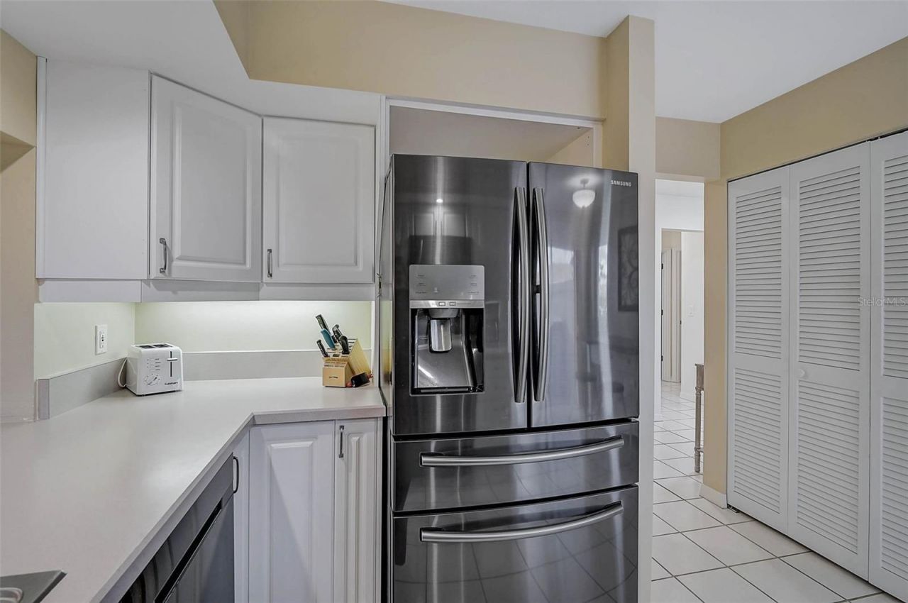 7341 Golf Pointe Circle, Sarasota, FL 34243 Photo