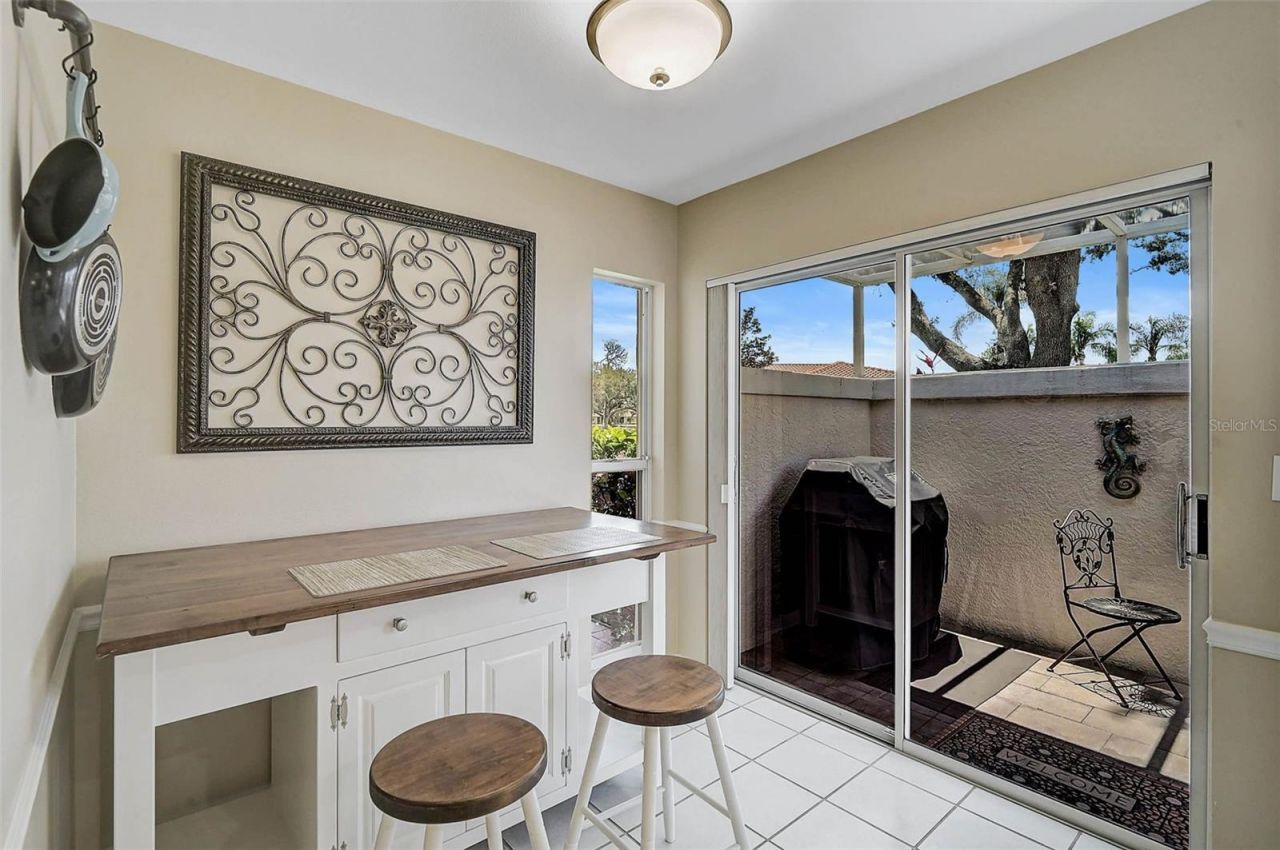 7341 Golf Pointe Circle, Sarasota, FL 34243 Photo