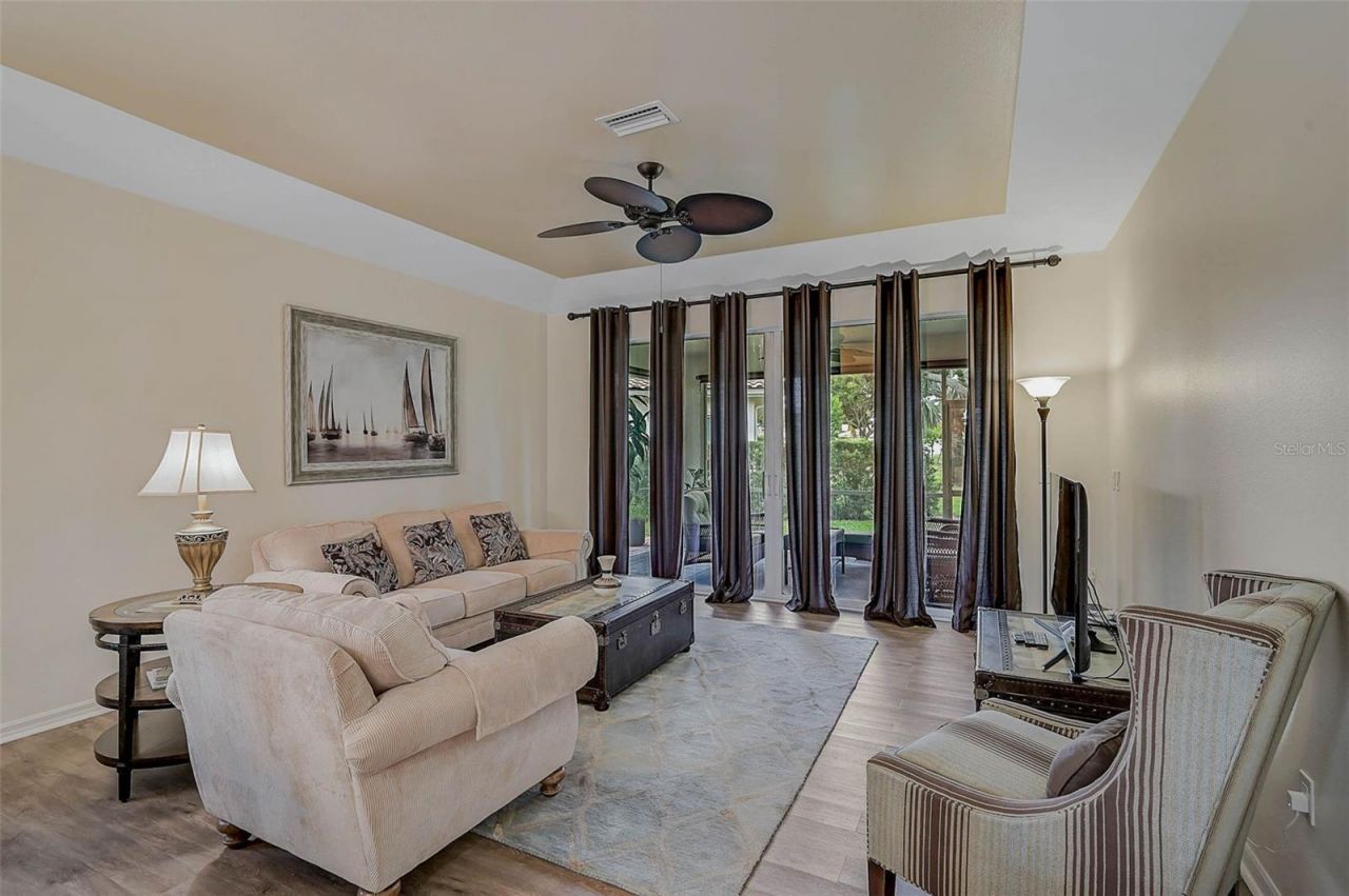 7341 Golf Pointe Circle, Sarasota, FL 34243 Photo